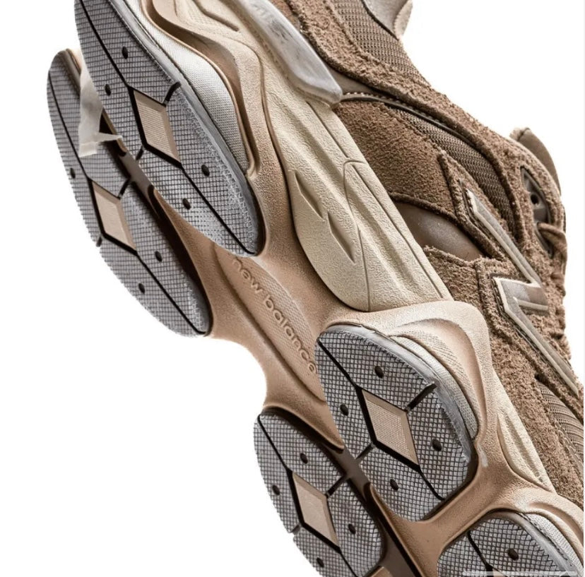 NB  9060 Mushroom Timberwolf